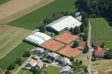 Tenniszentrum - Gemeindeverwaltung Scheuren